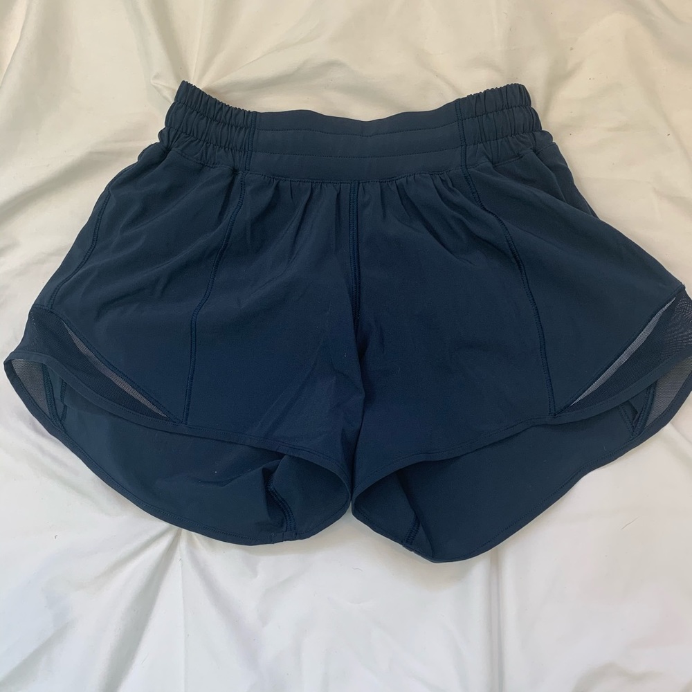 lululemon 4” hotty hot shorts
